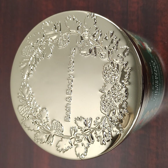 Bath & Body Works THE PERFECT CHRISTMAS & FRESH BALSAM 3 Wick Candle Bundle - Picture 4 of 9